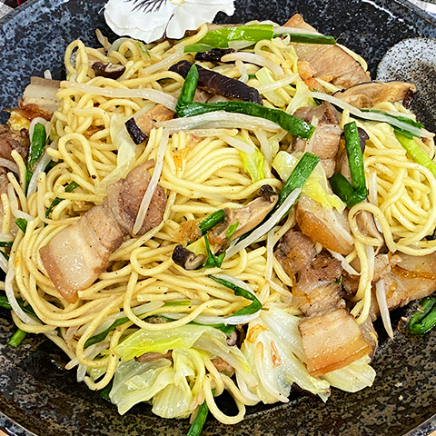 鹹豬肉炒麵